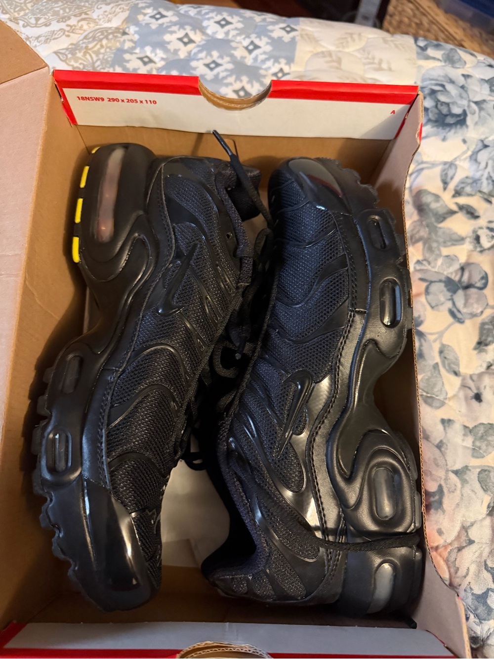 Nike Men's Black Athletic Sneakers with Subtle Yellow Accents